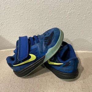 Kids/toddler size 5 Kobe Nike blue shoes
